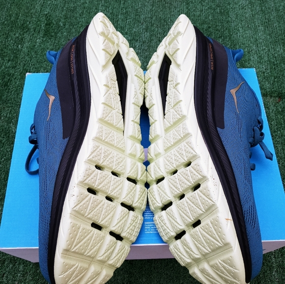 Mens Hoka One One Mach 4 size 12.5 D - Picture 6 of 9